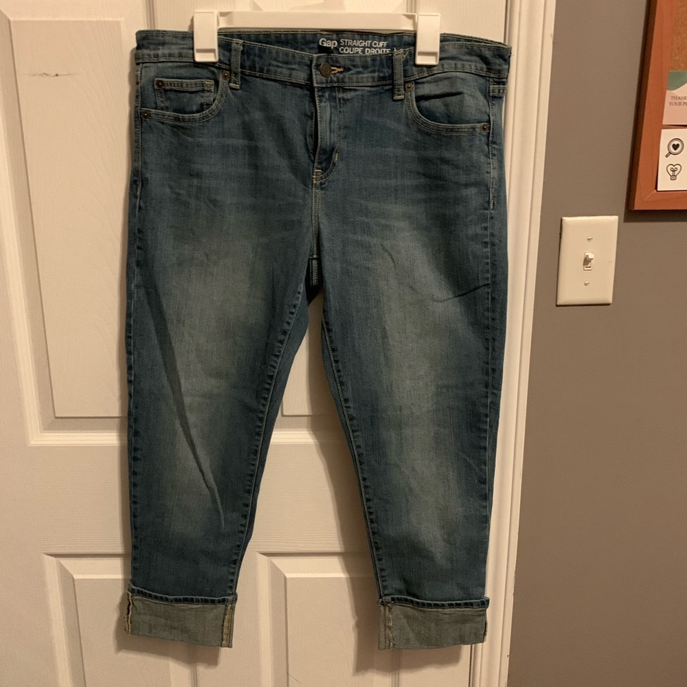 Gap straight cuff Capri size 14